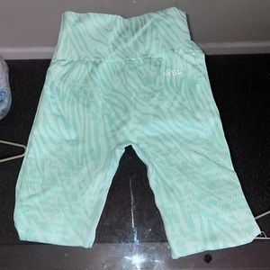 AYBL seamless Scrunch Bum leggings!! (Worn 2 times) too small on me